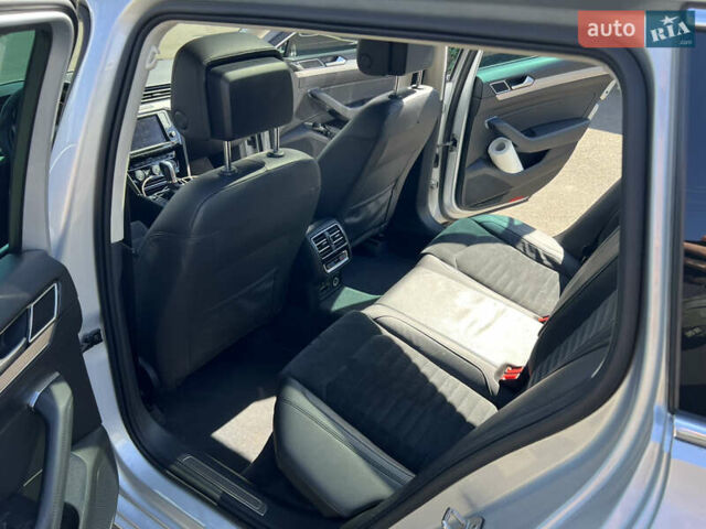 Серый Фольксваген Пассат, объемом двигателя 1.97 л и пробегом 315 тыс. км за 18000 $, фото 23 на Automoto.ua