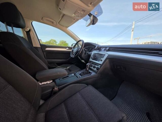 Серый Фольксваген Пассат, объемом двигателя 1.97 л и пробегом 217 тыс. км за 15900 $, фото 25 на Automoto.ua