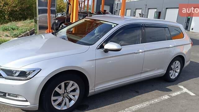 Серый Фольксваген Пассат, объемом двигателя 1.6 л и пробегом 235 тыс. км за 12800 $, фото 19 на Automoto.ua