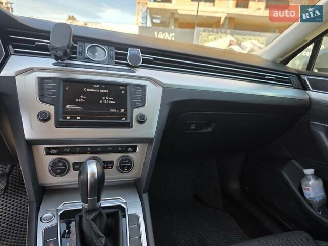 Серый Фольксваген Пассат, объемом двигателя 1.97 л и пробегом 217 тыс. км за 15900 $, фото 22 на Automoto.ua