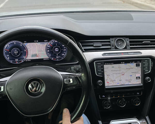 Серый Фольксваген Пассат, объемом двигателя 1.97 л и пробегом 326 тыс. км за 15999 $, фото 51 на Automoto.ua