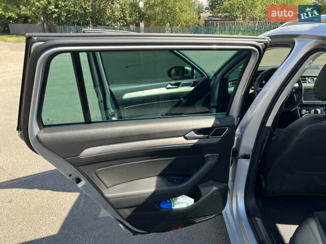 Серый Фольксваген Пассат, объемом двигателя 1.97 л и пробегом 315 тыс. км за 18000 $, фото 24 на Automoto.ua