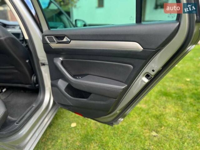 Фольксваген Пассат 2015 в Ивано-Франковске на Automoto.ua Серый Фольксваген Пассат, объемом двигателя 1.97 л и пробегом 293 тыс. км за 17600 $, фото 25 на Automoto.ua