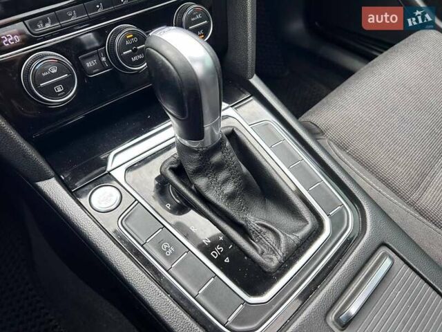 Серый Фольксваген Пассат, объемом двигателя 1.97 л и пробегом 334 тыс. км за 13000 $, фото 26 на Automoto.ua