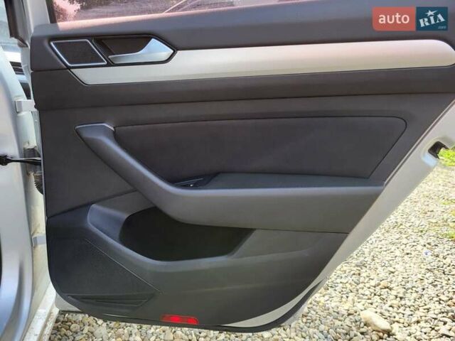 Серый Фольксваген Пассат, объемом двигателя 1.6 л и пробегом 220 тыс. км за 13200 $, фото 17 на Automoto.ua