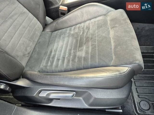 Серый Фольксваген Пассат, объемом двигателя 1.4 л и пробегом 219 тыс. км за 11600 $, фото 25 на Automoto.ua