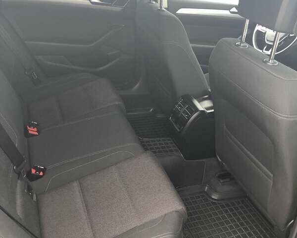 Сірий Фольксваген Пассат, об'ємом двигуна 2 л та пробігом 243 тис. км за 14800 $, фото 14 на Automoto.ua