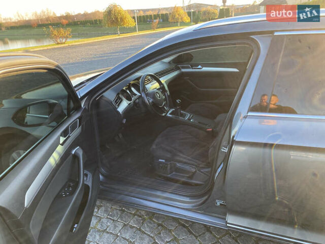 Сірий Фольксваген Пассат, об'ємом двигуна 1.6 л та пробігом 239 тис. км за 14300 $, фото 13 на Automoto.ua
