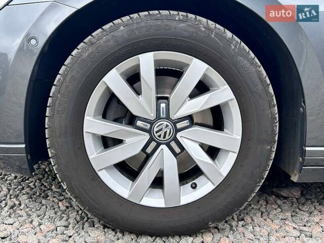 Серый Фольксваген Пассат, объемом двигателя 1.97 л и пробегом 334 тыс. км за 13000 $, фото 8 на Automoto.ua