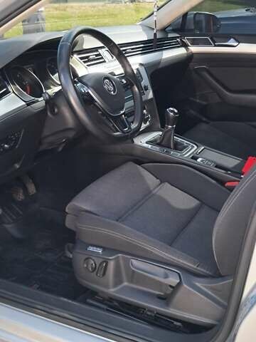 Серый Фольксваген Пассат, объемом двигателя 1.97 л и пробегом 328 тыс. км за 13900 $, фото 27 на Automoto.ua