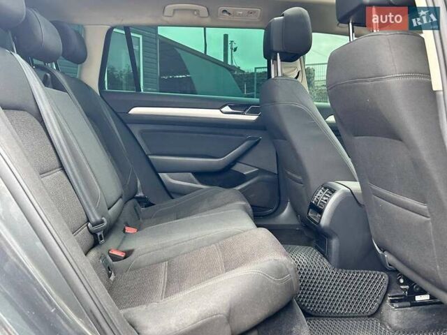 Серый Фольксваген Пассат, объемом двигателя 1.97 л и пробегом 334 тыс. км за 13000 $, фото 33 на Automoto.ua