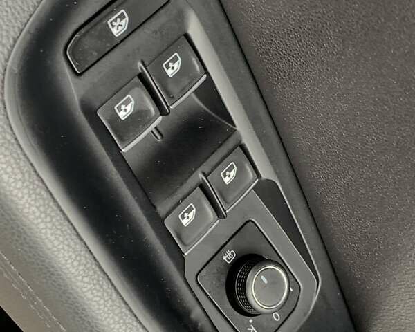 Серый Фольксваген Пассат, объемом двигателя 2 л и пробегом 182 тыс. км за 16455 $, фото 41 на Automoto.ua