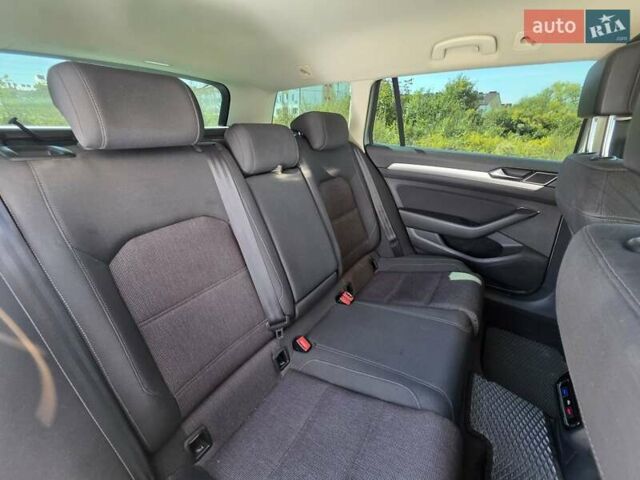 Серый Фольксваген Пассат, объемом двигателя 1.97 л и пробегом 217 тыс. км за 15900 $, фото 28 на Automoto.ua