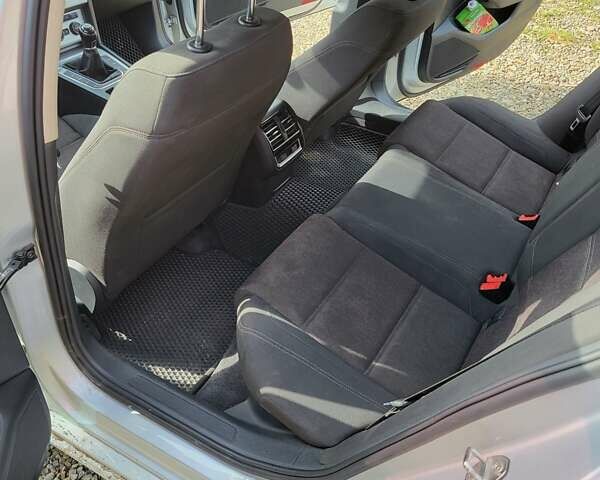 Серый Фольксваген Пассат, объемом двигателя 1.6 л и пробегом 220 тыс. км за 13200 $, фото 12 на Automoto.ua