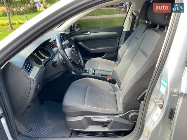 Серый Фольксваген Пассат, объемом двигателя 1.97 л и пробегом 292 тыс. км за 13400 $, фото 16 на Automoto.ua