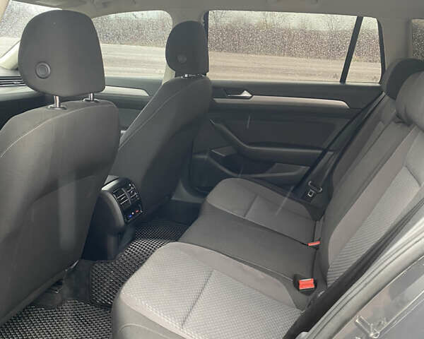 Сірий Фольксваген Пассат, об'ємом двигуна 2 л та пробігом 310 тис. км за 13000 $, фото 6 на Automoto.ua