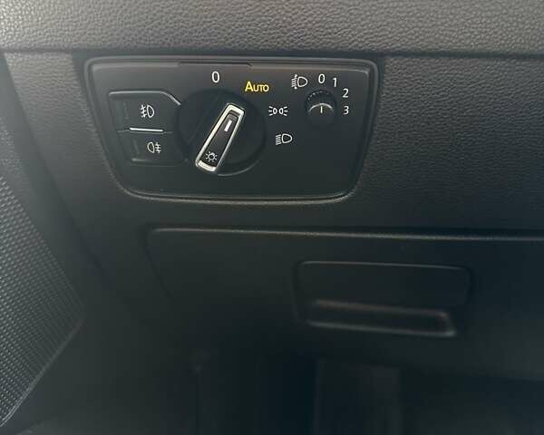 Сірий Фольксваген Пассат, об'ємом двигуна 2 л та пробігом 303 тис. км за 13700 $, фото 15 на Automoto.ua