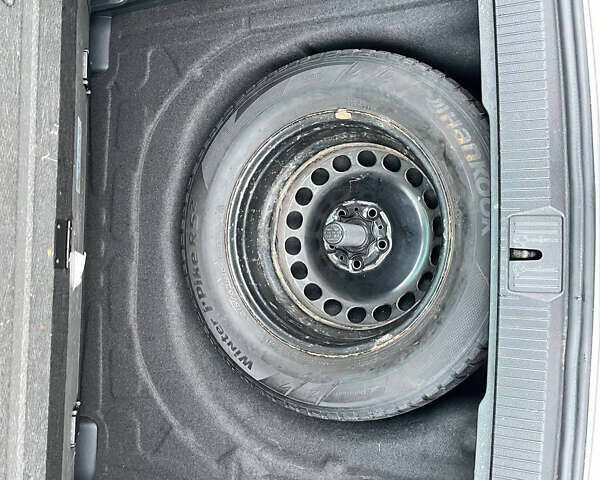 Серый Фольксваген Пассат, объемом двигателя 2 л и пробегом 385 тыс. км за 12800 $, фото 59 на Automoto.ua