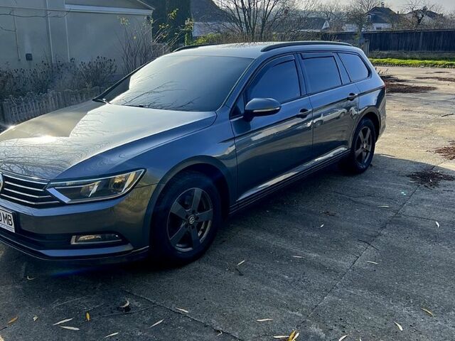 Серый Фольксваген Пассат, объемом двигателя 1.6 л и пробегом 336 тыс. км за 12900 $, фото 2 на Automoto.ua