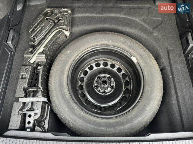 Серый Фольксваген Пассат, объемом двигателя 2 л и пробегом 248 тыс. км за 13750 $, фото 104 на Automoto.ua