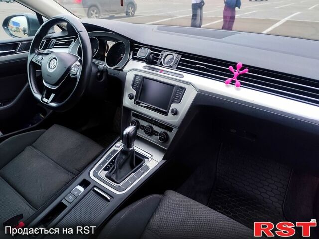 Серый Фольксваген Пассат, объемом двигателя 1.6 л и пробегом 212 тыс. км за 13500 $, фото 6 на Automoto.ua