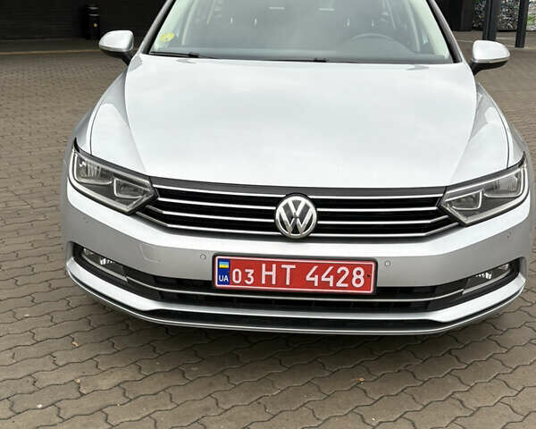 Серый Фольксваген Пассат, объемом двигателя 1.6 л и пробегом 251 тыс. км за 12300 $, фото 1 на Automoto.ua