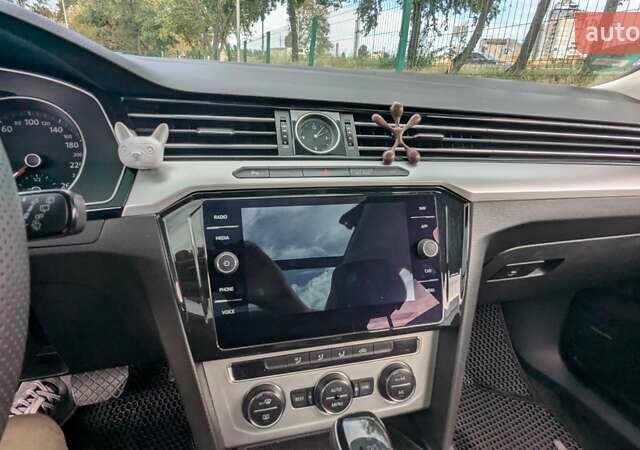 Серый Фольксваген Пассат, объемом двигателя 1.97 л и пробегом 276 тыс. км за 14500 $, фото 7 на Automoto.ua
