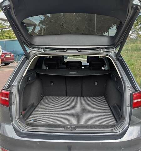 Серый Фольксваген Пассат, объемом двигателя 1.97 л и пробегом 276 тыс. км за 14500 $, фото 21 на Automoto.ua