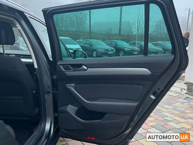 Сірий Фольксваген Пассат, об'ємом двигуна 2 л та пробігом 261 тис. км за 16000 $, фото 12 на Automoto.ua