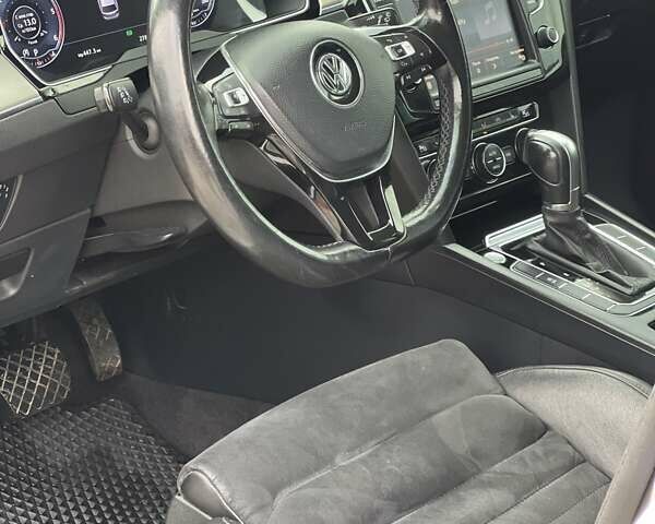 Серый Фольксваген Пассат, объемом двигателя 1.6 л и пробегом 278 тыс. км за 13300 $, фото 14 на Automoto.ua