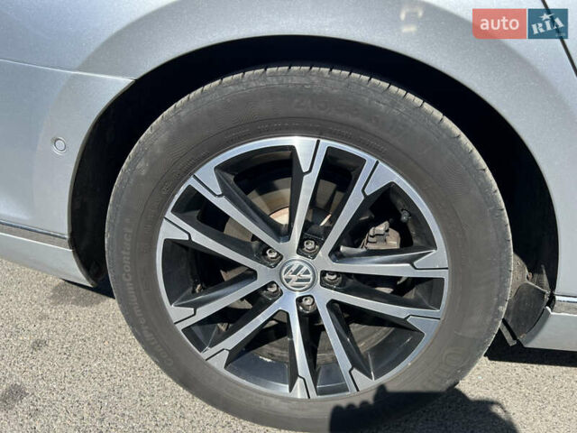 Серый Фольксваген Пассат, объемом двигателя 1.97 л и пробегом 315 тыс. км за 18000 $, фото 41 на Automoto.ua