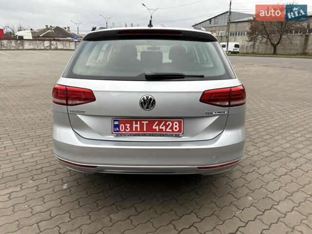 Серый Фольксваген Пассат, объемом двигателя 1.6 л и пробегом 251 тыс. км за 12300 $, фото 5 на Automoto.ua