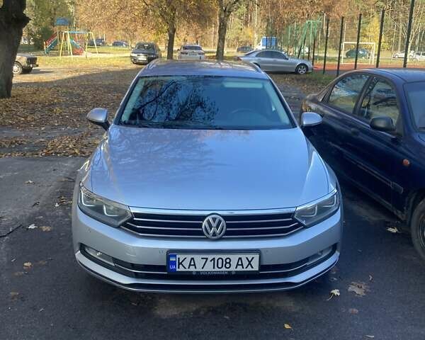 Фольксваген Пассат 2015 в Киеве на Automoto.ua Серый Фольксваген Пассат, объемом двигателя 1.97 л и пробегом 272 тыс. км за 16800 $, фото 2 на Automoto.ua