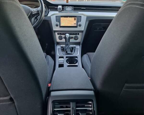 Сірий Фольксваген Пассат, об'ємом двигуна 1.97 л та пробігом 300 тис. км за 14200 $, фото 32 на Automoto.ua