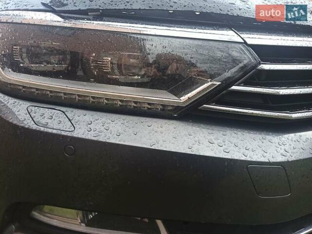 Серый Фольксваген Пассат, объемом двигателя 1.97 л и пробегом 210 тыс. км за 14499 $, фото 5 на Automoto.ua