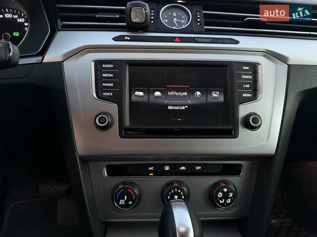 Серый Фольксваген Пассат, объемом двигателя 2 л и пробегом 256 тыс. км за 12800 $, фото 34 на Automoto.ua