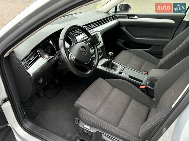 Серый Фольксваген Пассат, объемом двигателя 1.6 л и пробегом 251 тыс. км за 12300 $, фото 8 на Automoto.ua