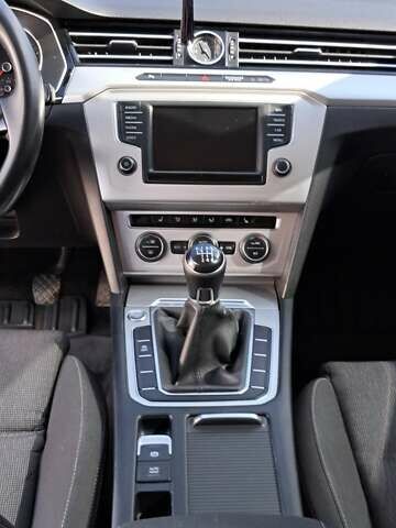 Серый Фольксваген Пассат, объемом двигателя 1.97 л и пробегом 328 тыс. км за 13900 $, фото 30 на Automoto.ua