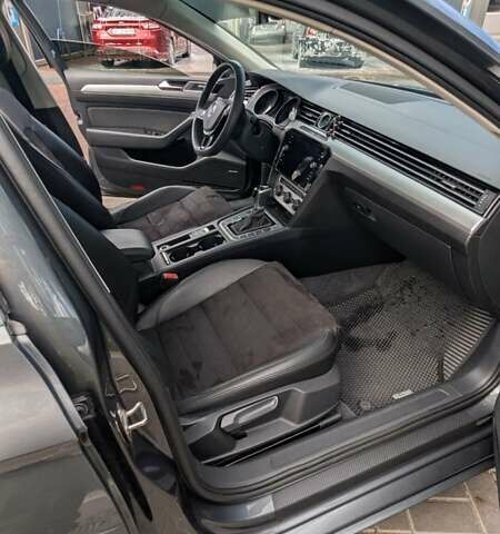 Серый Фольксваген Пассат, объемом двигателя 1.97 л и пробегом 276 тыс. км за 14500 $, фото 12 на Automoto.ua