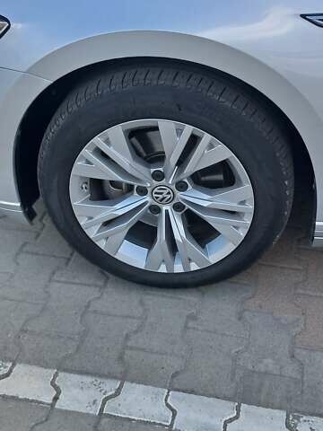 Серый Фольксваген Пассат, объемом двигателя 1.97 л и пробегом 328 тыс. км за 13900 $, фото 12 на Automoto.ua