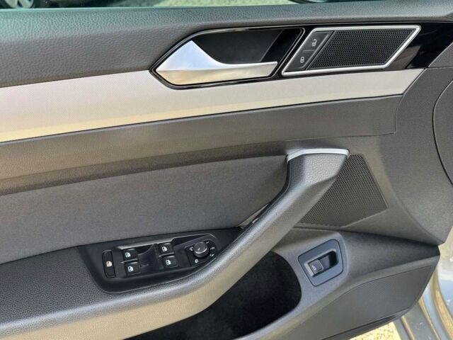 Серый Фольксваген Пассат, объемом двигателя 2 л и пробегом 290 тыс. км за 13999 $, фото 7 на Automoto.ua