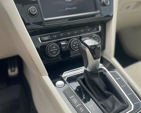 Серый Фольксваген Пассат, объемом двигателя 2 л и пробегом 245 тыс. км за 17995 $, фото 36 на Automoto.ua