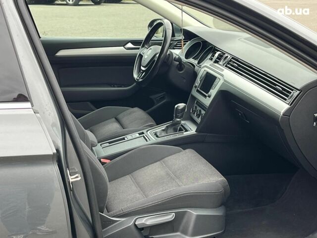 Серый Фольксваген Пассат, объемом двигателя 2 л и пробегом 300 тыс. км за 15390 $, фото 14 на Automoto.ua