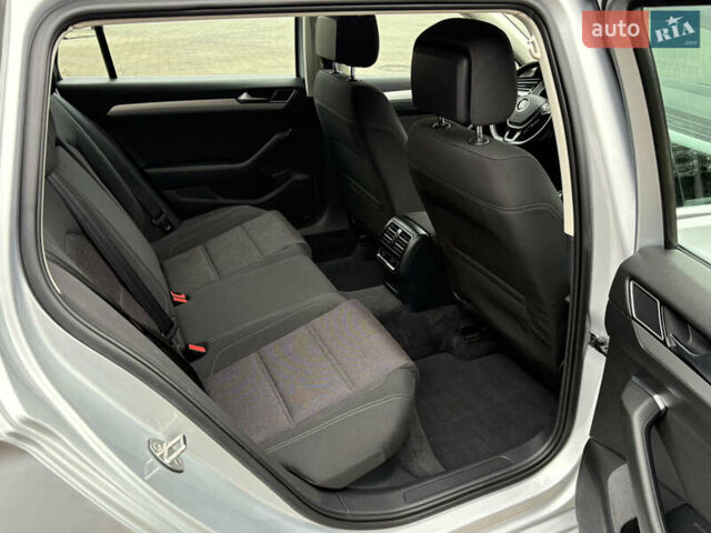 Серый Фольксваген Пассат, объемом двигателя 1.6 л и пробегом 251 тыс. км за 12300 $, фото 11 на Automoto.ua