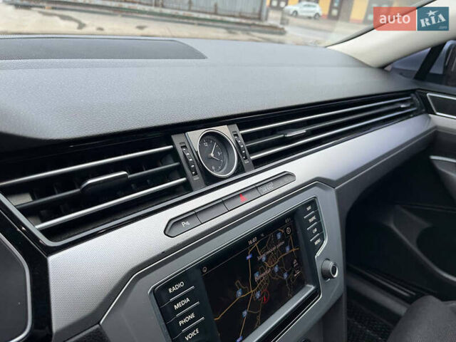 Серый Фольксваген Пассат, объемом двигателя 2 л и пробегом 385 тыс. км за 12800 $, фото 42 на Automoto.ua