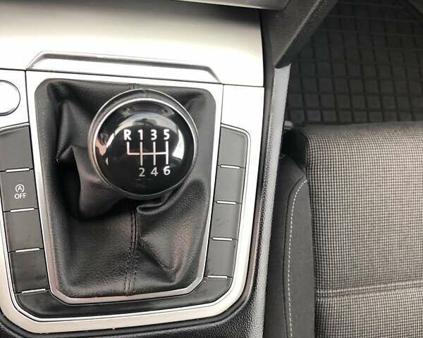 Сірий Фольксваген Пассат, об'ємом двигуна 2 л та пробігом 243 тис. км за 14800 $, фото 23 на Automoto.ua