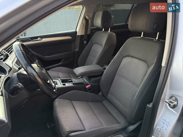 Серый Фольксваген Пассат, объемом двигателя 2 л и пробегом 256 тыс. км за 12800 $, фото 26 на Automoto.ua