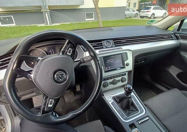 Серый Фольксваген Пассат, объемом двигателя 1.97 л и пробегом 270 тыс. км за 14000 $, фото 13 на Automoto.ua