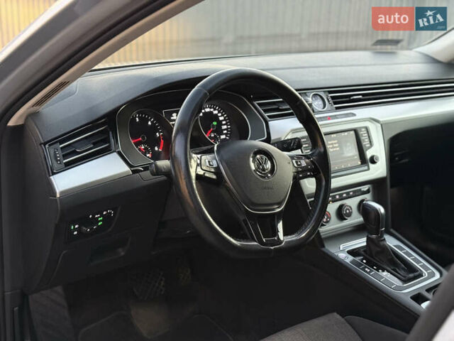 Серый Фольксваген Пассат, объемом двигателя 2 л и пробегом 256 тыс. км за 12800 $, фото 24 на Automoto.ua