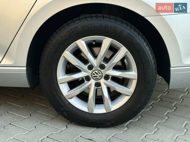 Серый Фольксваген Пассат, объемом двигателя 2 л и пробегом 256 тыс. км за 12800 $, фото 8 на Automoto.ua